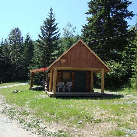 Helmcken Falls Lodge Cabin Rooms And Rv Park Clearwater Exteriér fotografie
