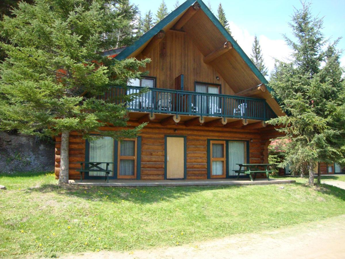 Helmcken Falls Lodge Cabin Rooms And Rv Park Clearwater Exteriér fotografie
