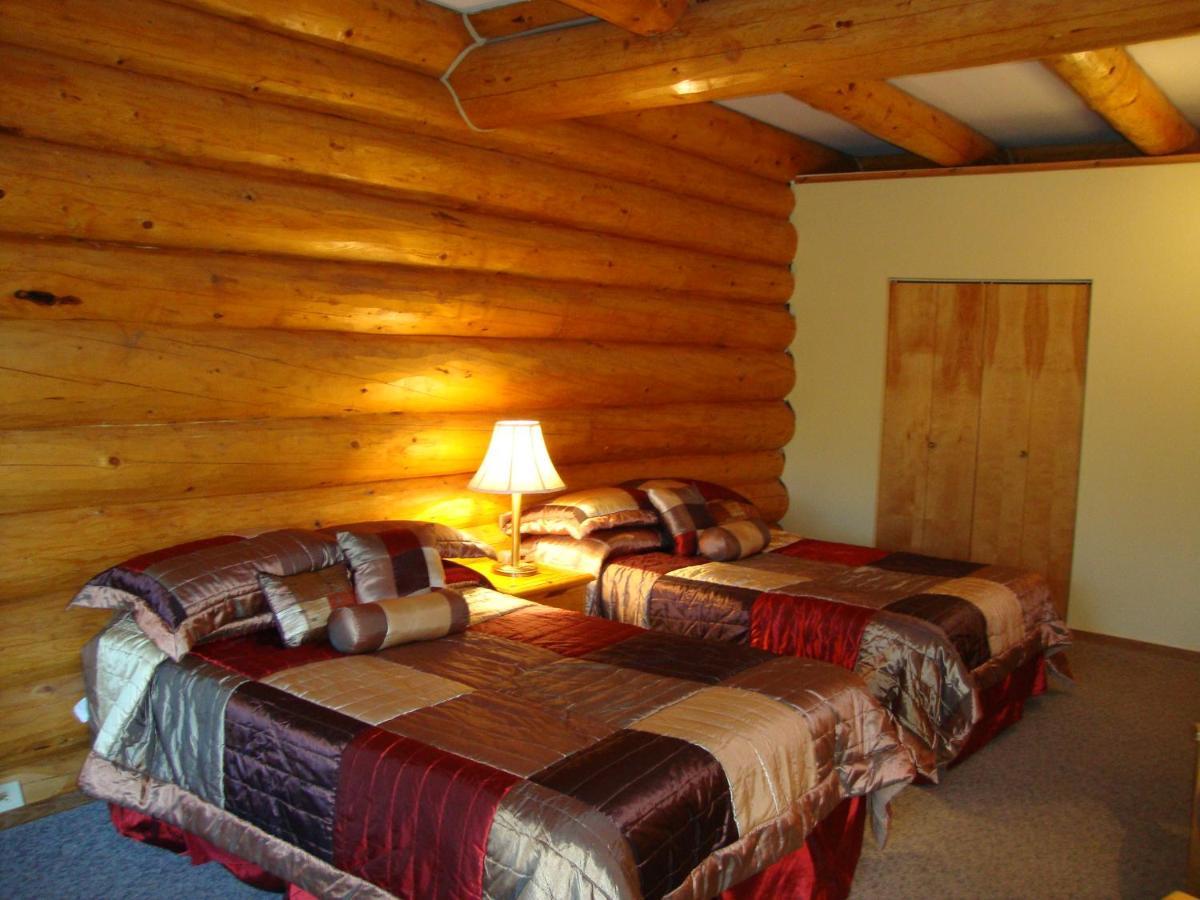 Helmcken Falls Lodge Cabin Rooms And Rv Park Clearwater Exteriér fotografie