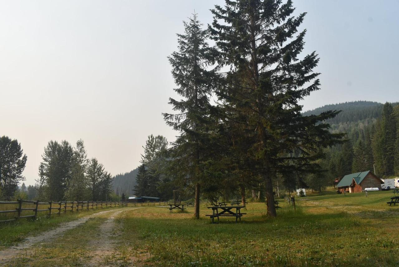 Helmcken Falls Lodge Cabin Rooms And Rv Park Clearwater Exteriér fotografie