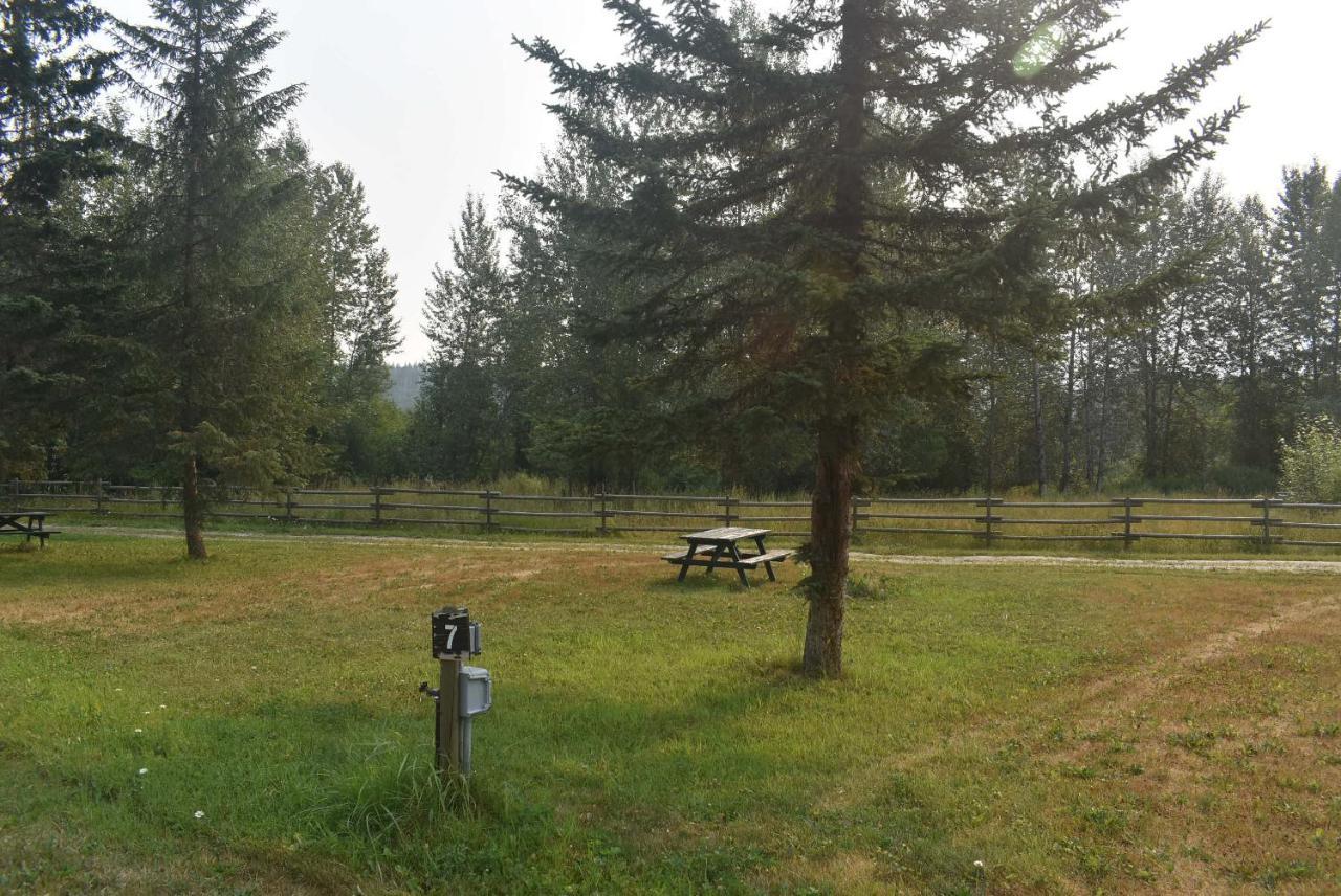 Helmcken Falls Lodge Cabin Rooms And Rv Park Clearwater Exteriér fotografie