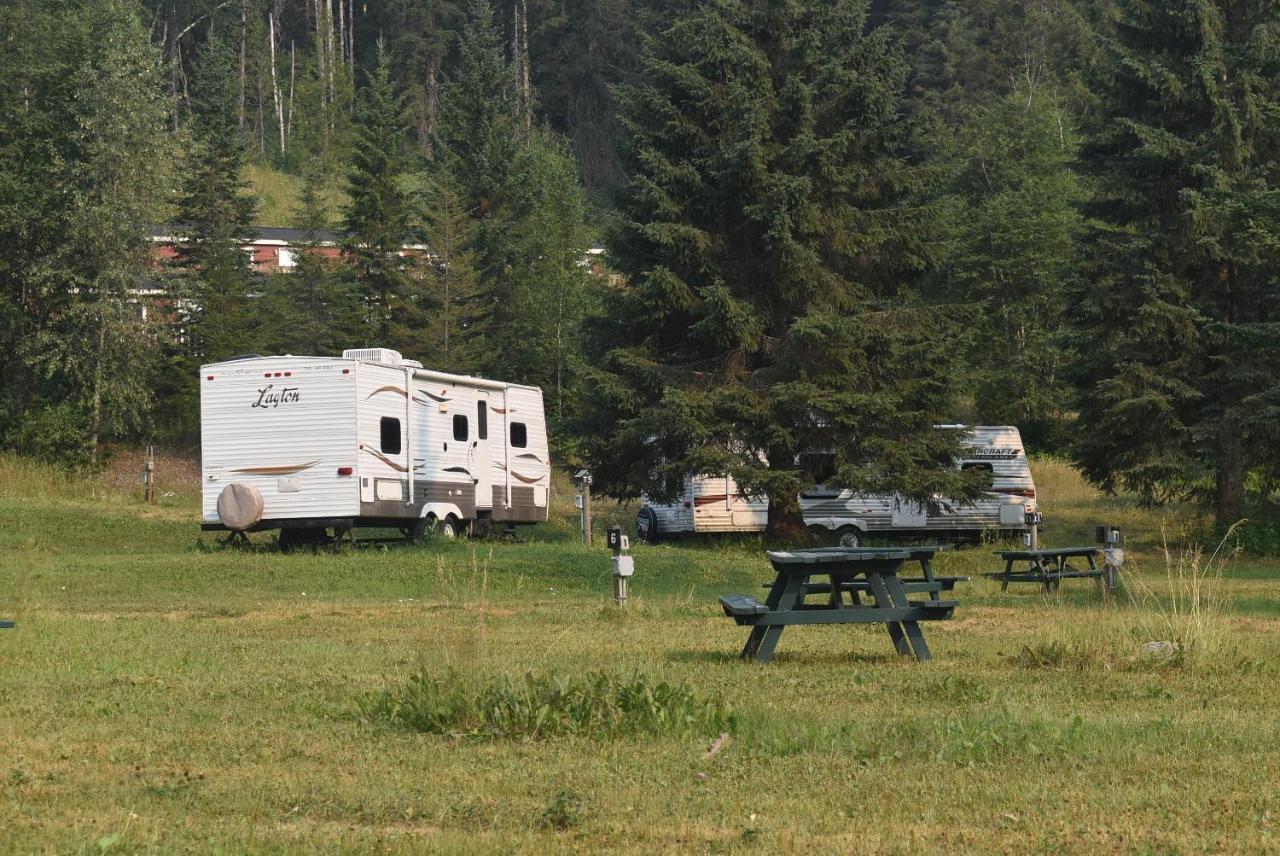 Helmcken Falls Lodge Cabin Rooms And Rv Park Clearwater Exteriér fotografie