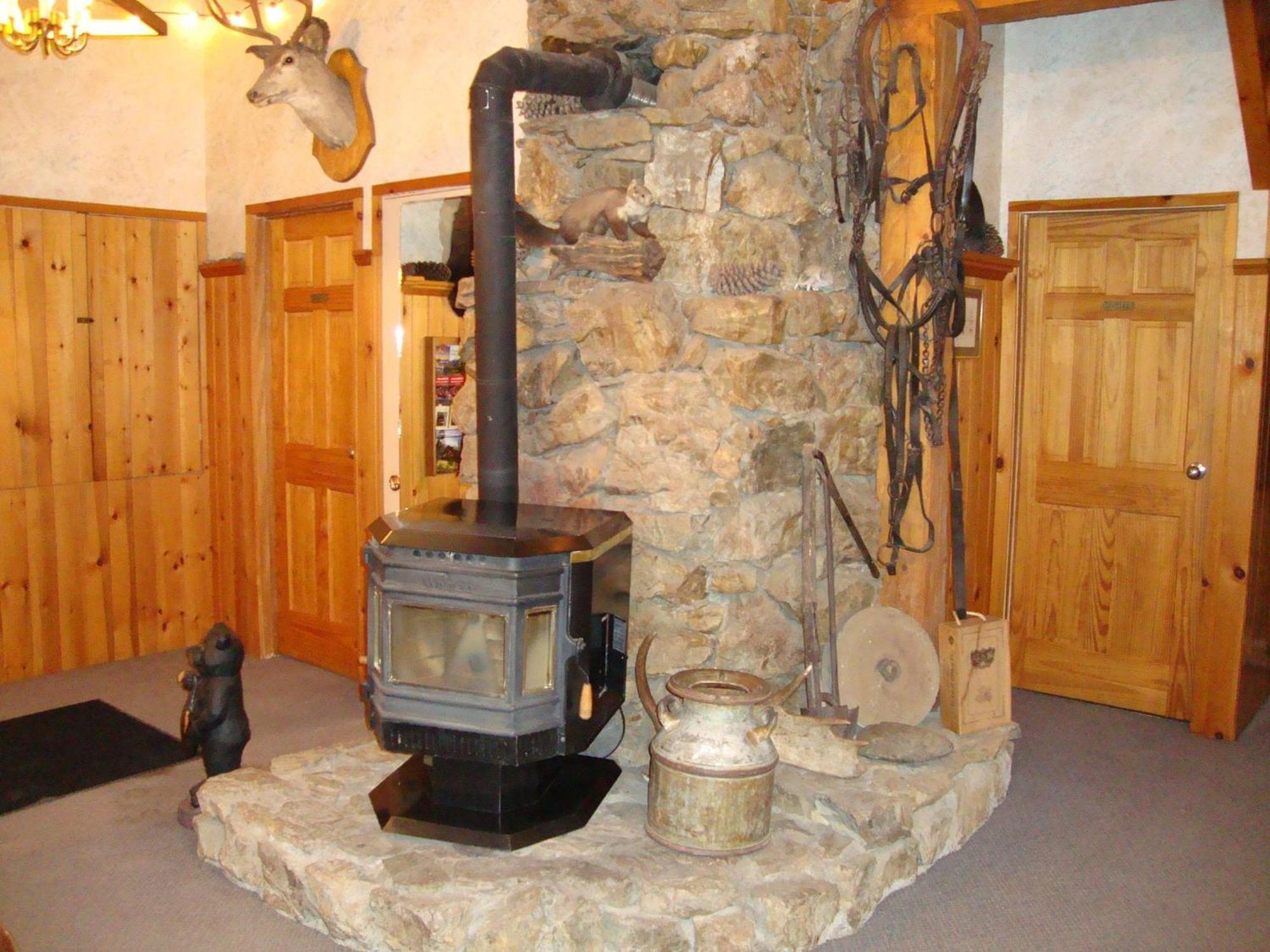 Helmcken Falls Lodge Cabin Rooms And Rv Park Clearwater Exteriér fotografie