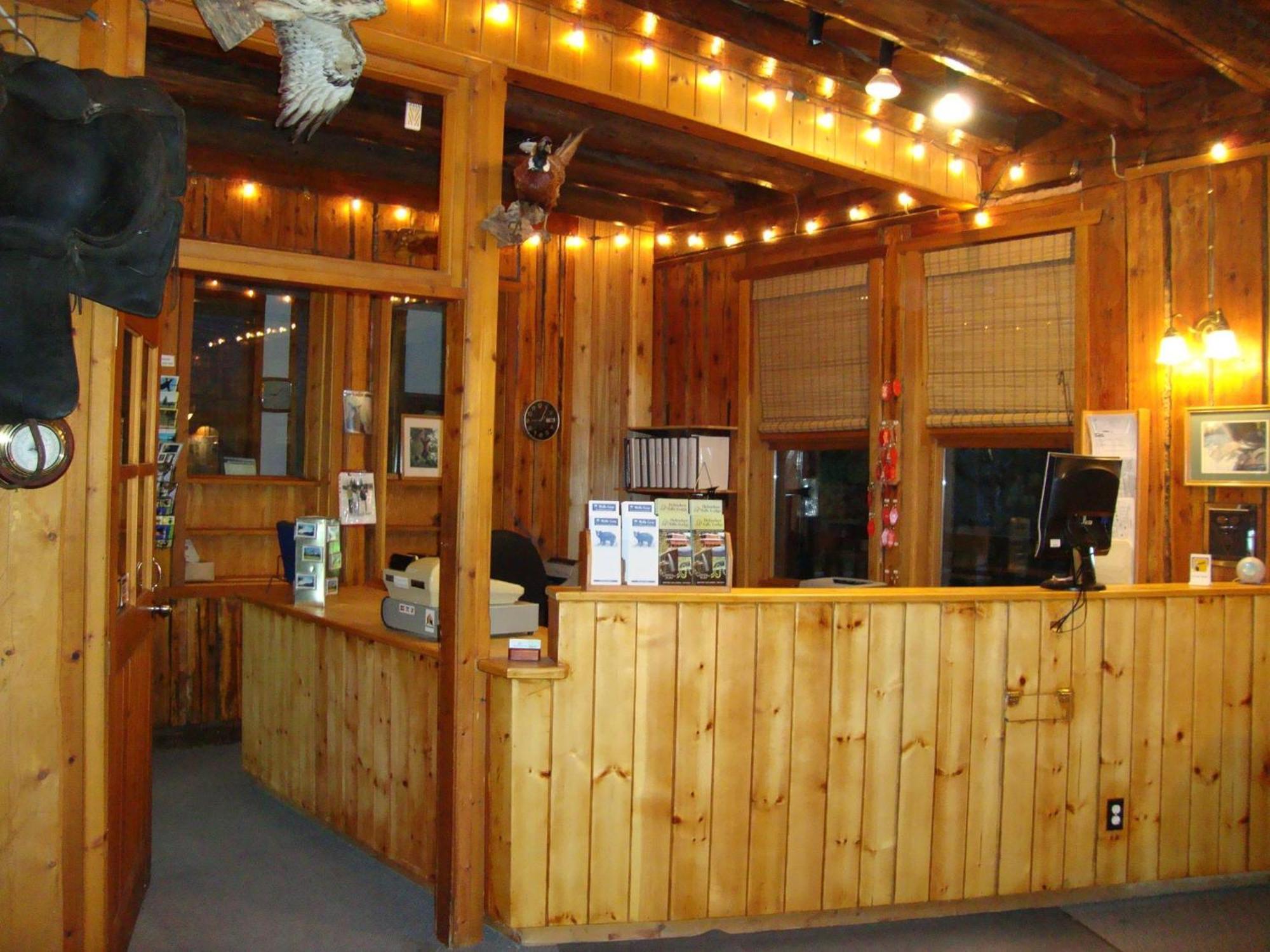 Helmcken Falls Lodge Cabin Rooms And Rv Park Clearwater Exteriér fotografie