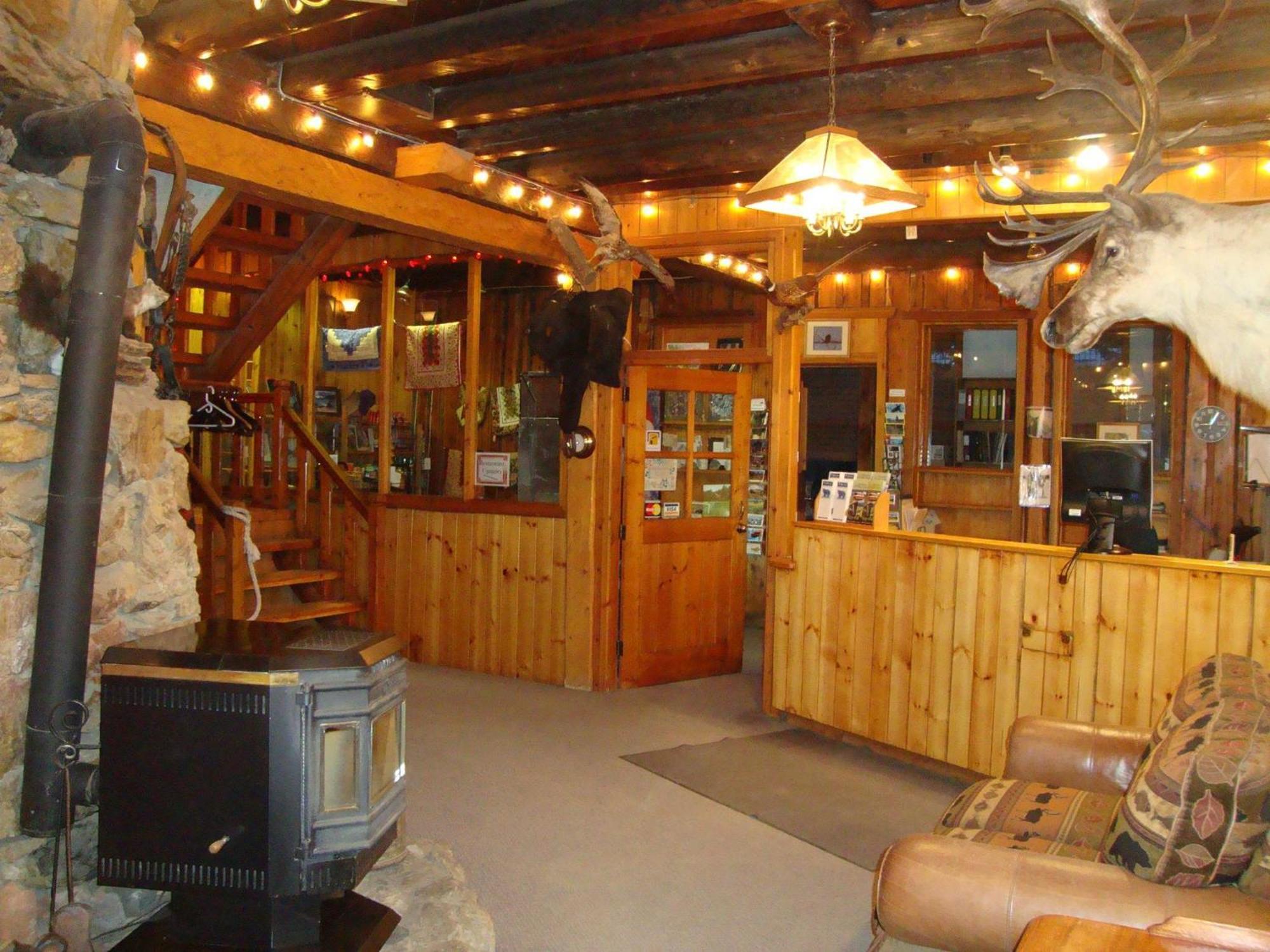 Helmcken Falls Lodge Cabin Rooms And Rv Park Clearwater Exteriér fotografie