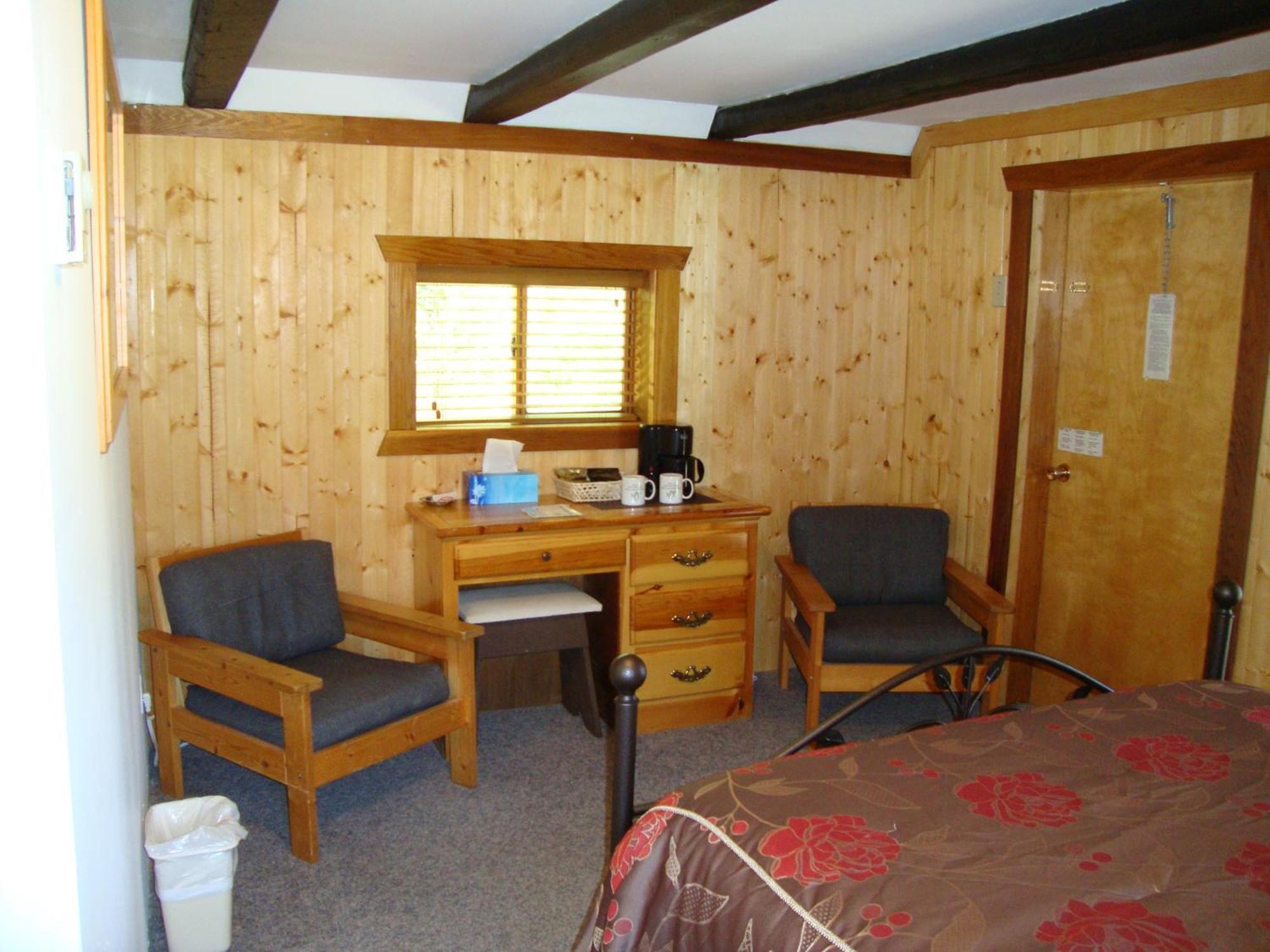 Helmcken Falls Lodge Cabin Rooms And Rv Park Clearwater Exteriér fotografie